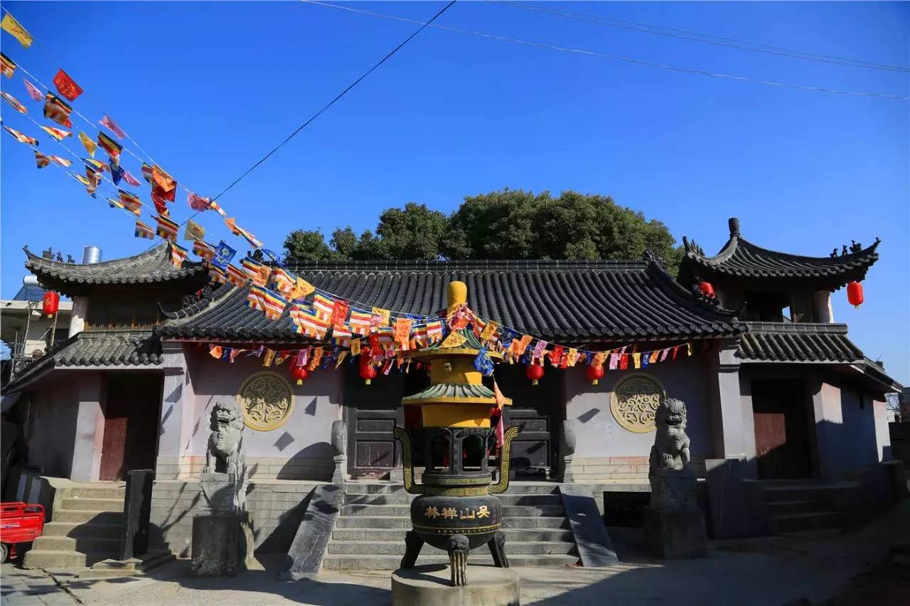 长丰吴山寺住持智康法师接受教弩梵音杂志采访